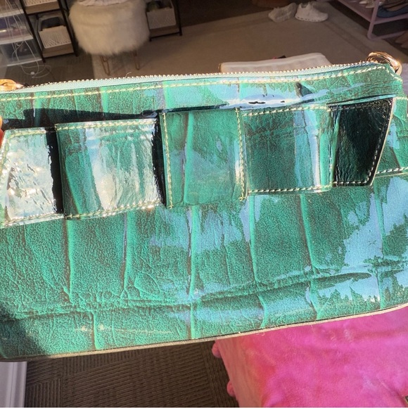 Kate Spade Emerald Green and Gold Bow Shoulder Purse - Picture 2 of 6